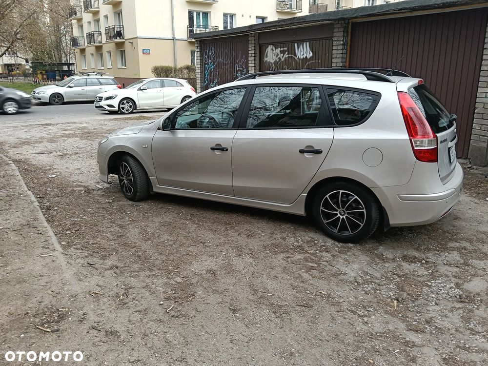 Hyundai i30 1.4 Base + EU5 - 16