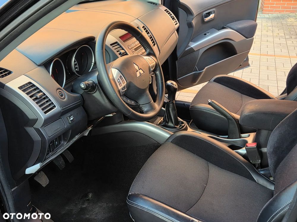 Mitsubishi Outlander 2.0 2WD Invite - 28