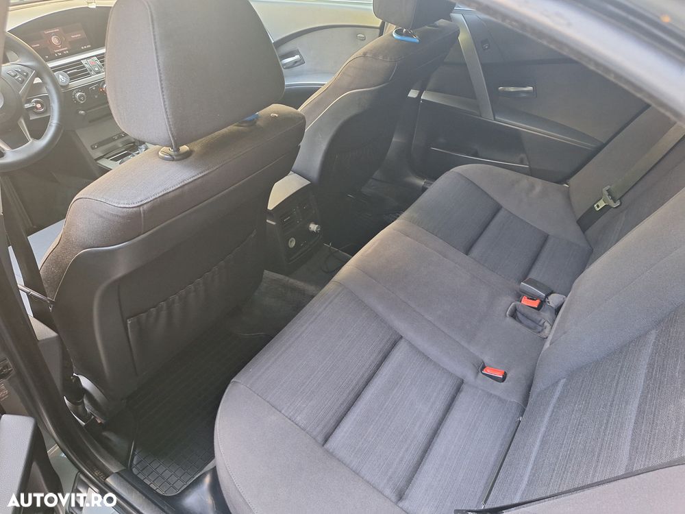 BMW Seria 5 520d Aut. Special Edition - 8