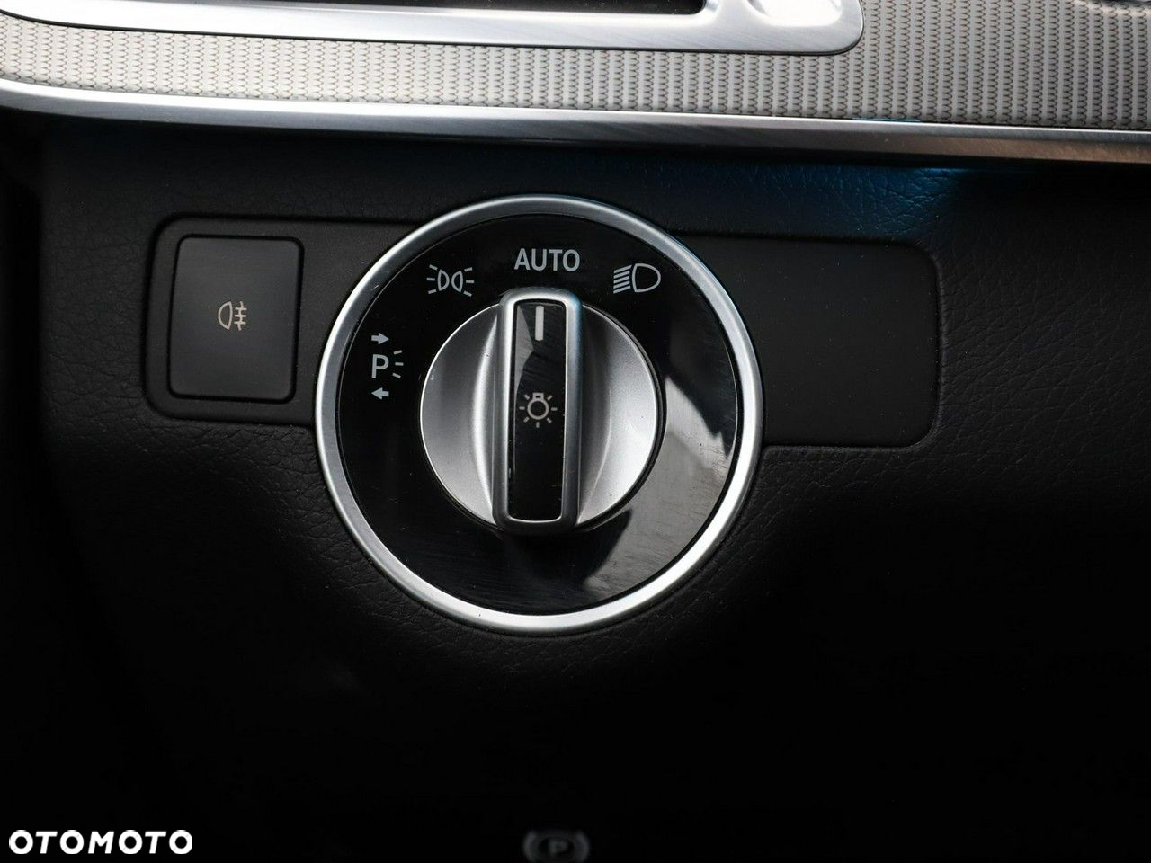 Mercedes-Benz Klasa E 200 9G-TRONIC Avantgarde - 32