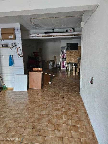 Alugo Armazém/Garagem - Grande imagem: 3/4