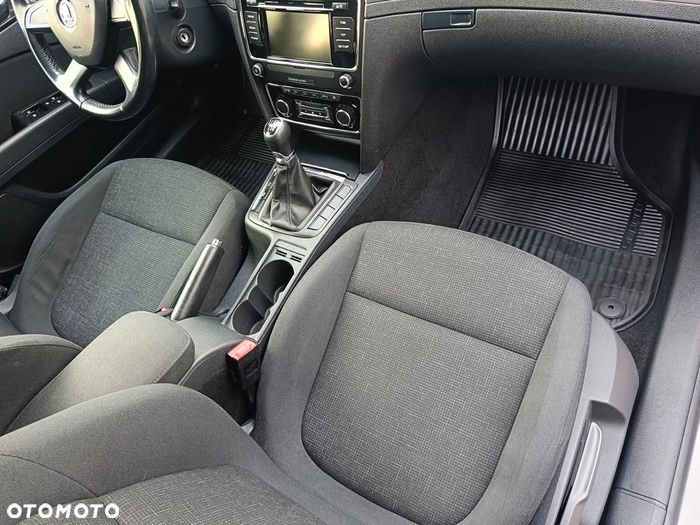 Skoda Superb 1.4 TSI Active - 22