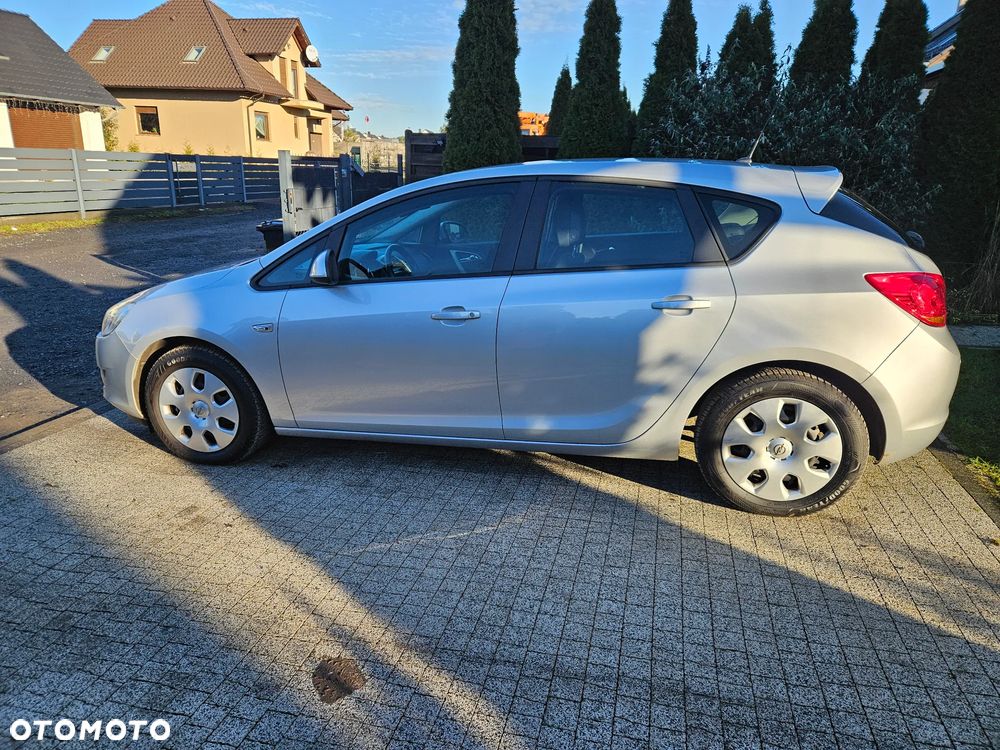 Opel Astra 1.6 Innovation - 9