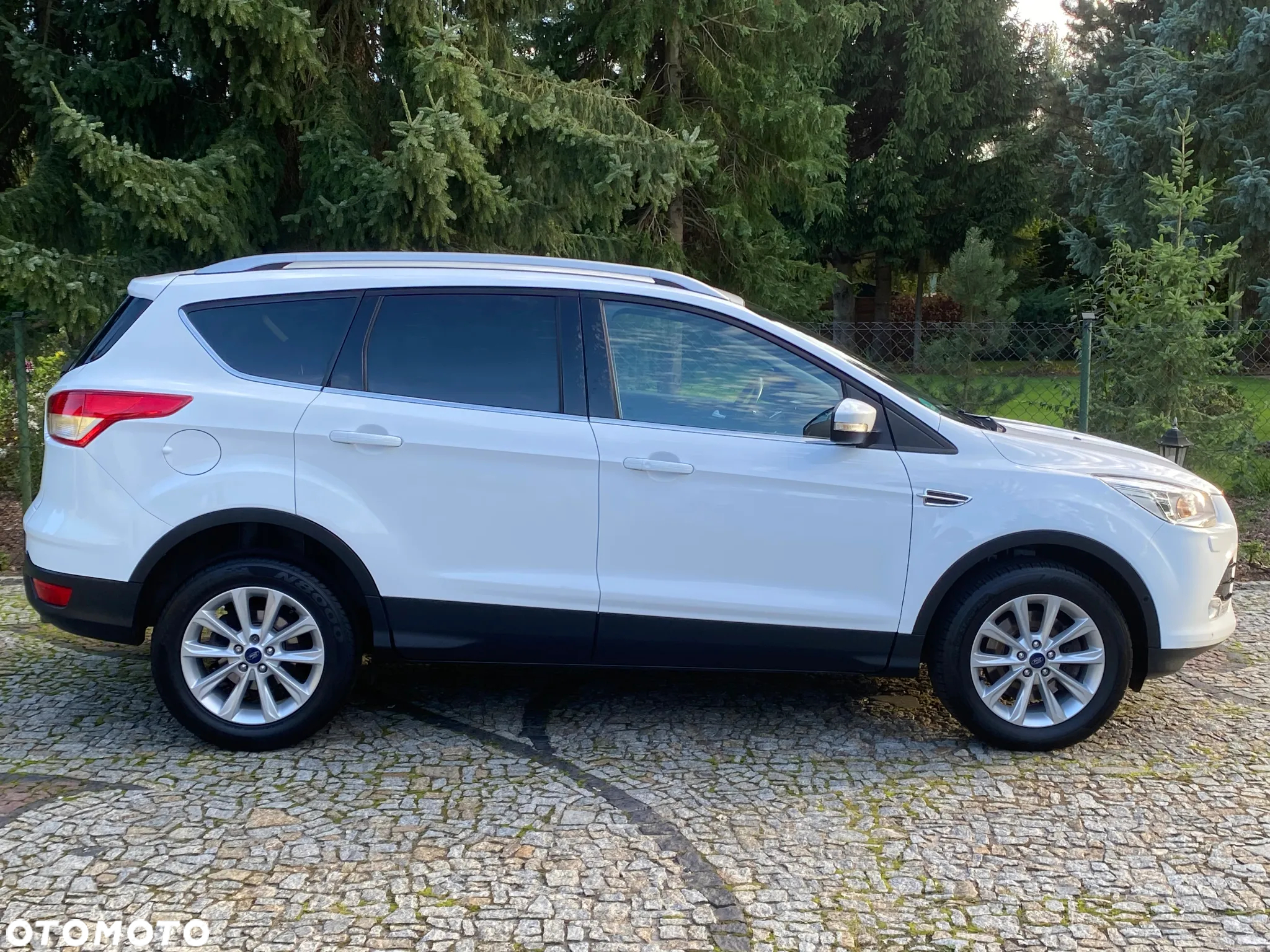 Ford Kuga 2.0 TDCi 2x4 Titanium - 9