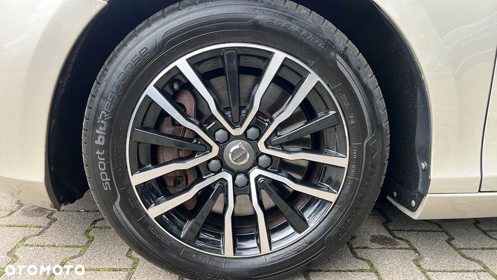 Volvo V40 D3 Drive-E Momentum - 11