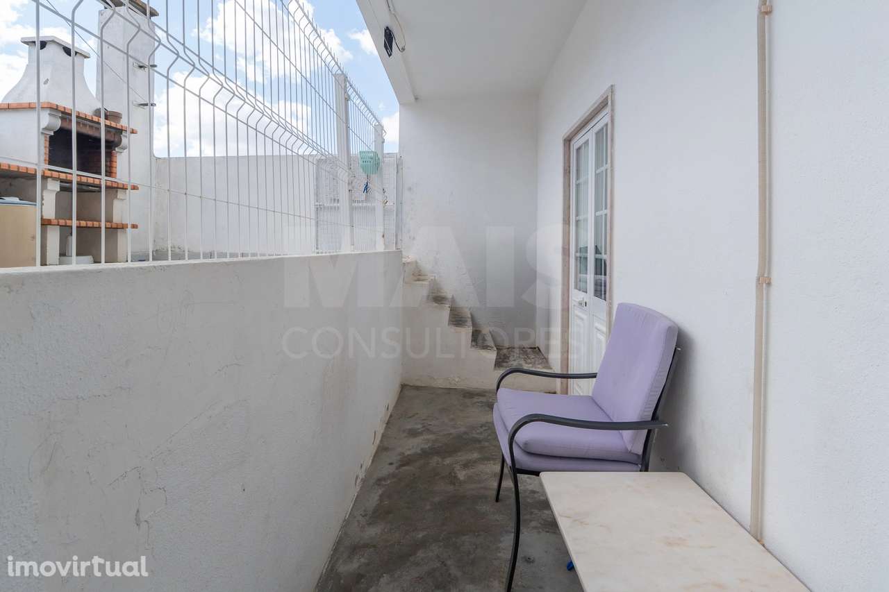 T2 num 1º andar com terraço e churrasqueira no centro de Salvaterra... - Grande imagem: 3/20