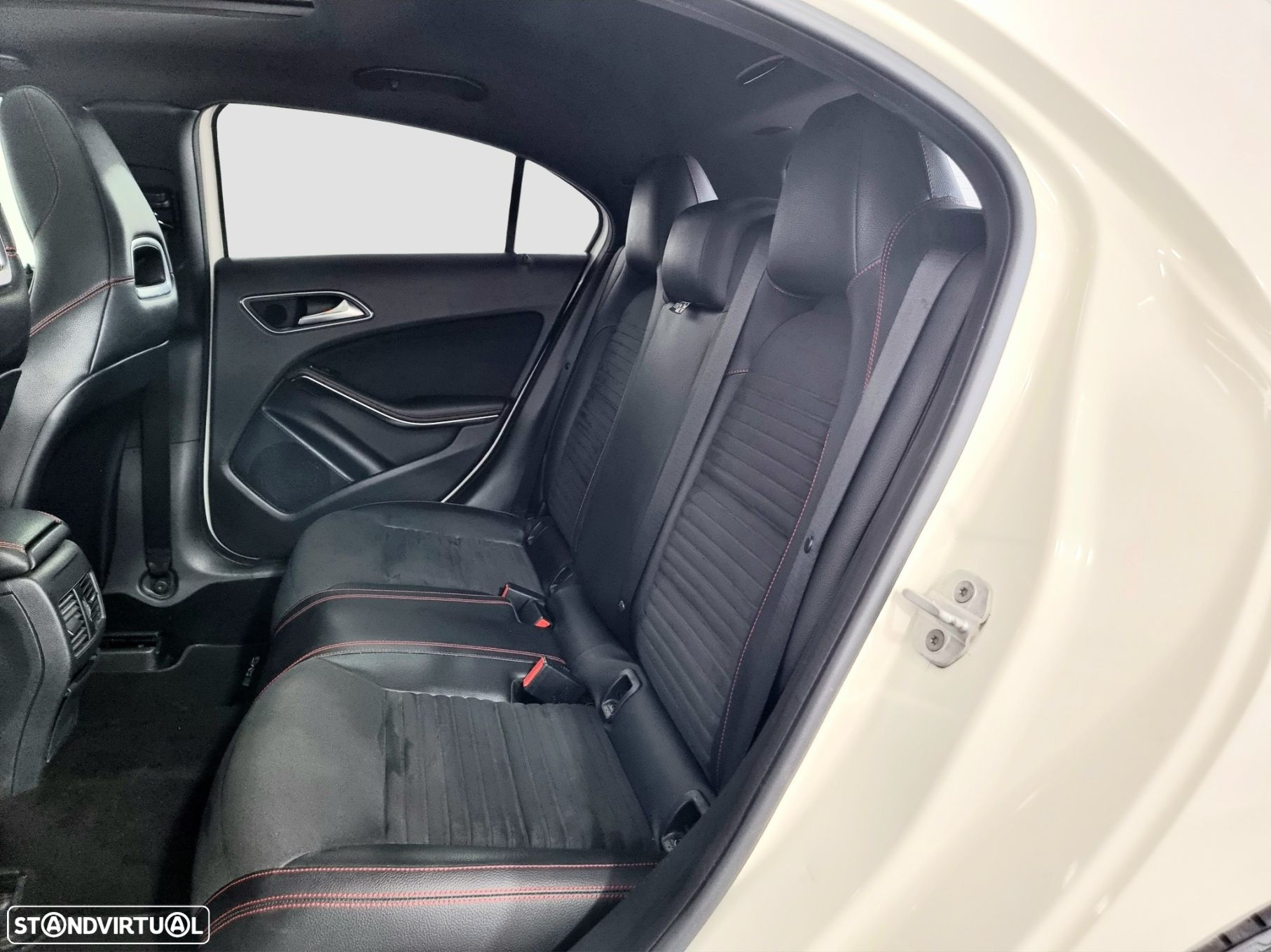 Mercedes-Benz A 180 CDI (BlueEFFICIENCY) AMG Sport - 12