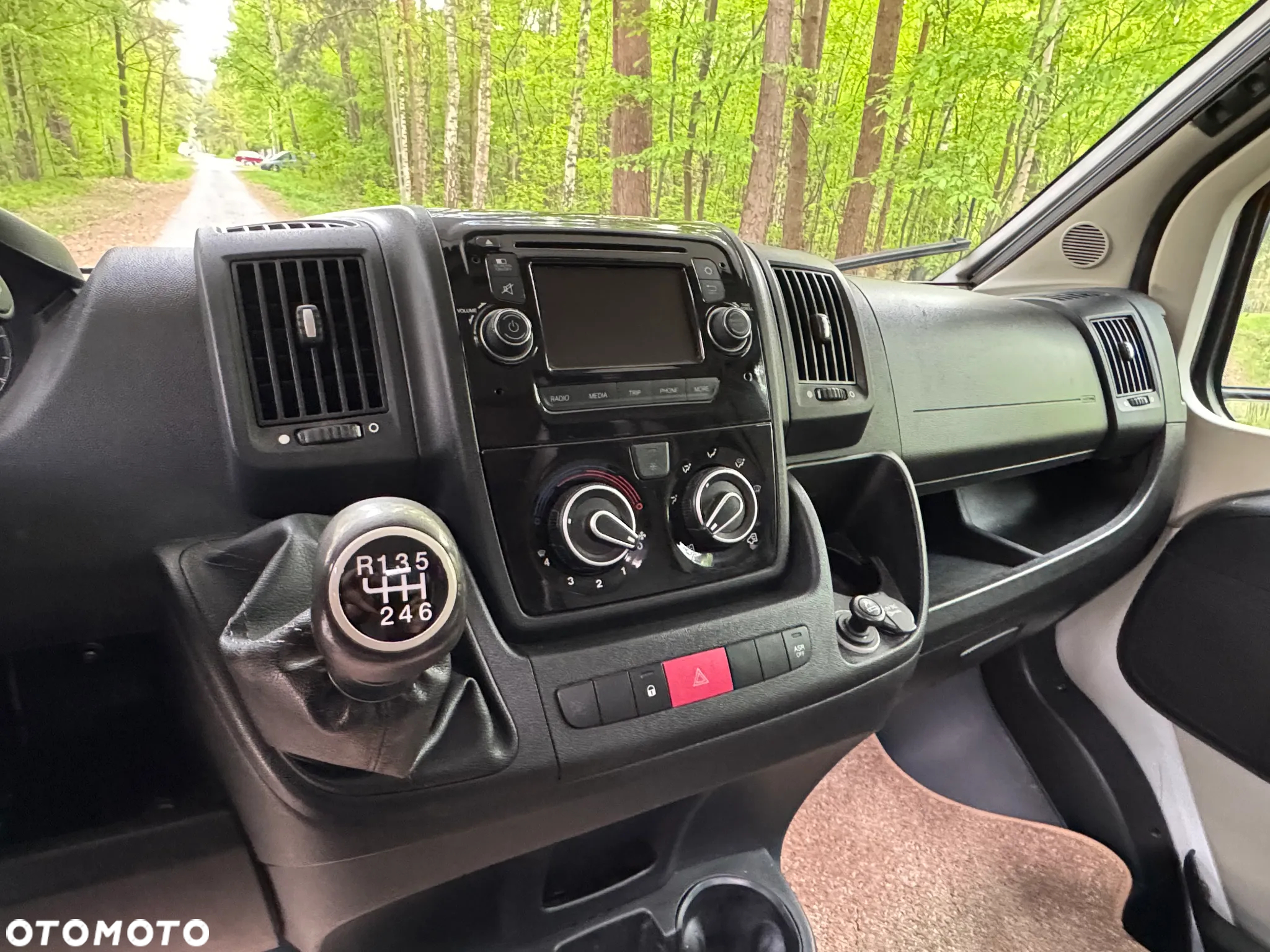 KNAUS Live Traveller - 16