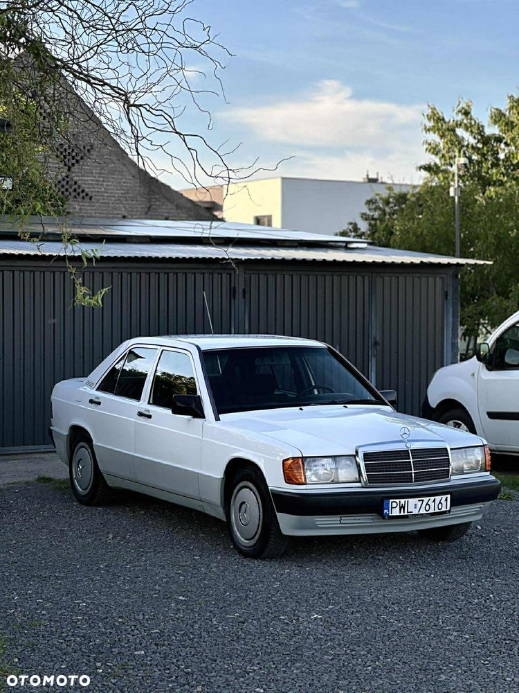 Mercedes-Benz W201 (190) - 5