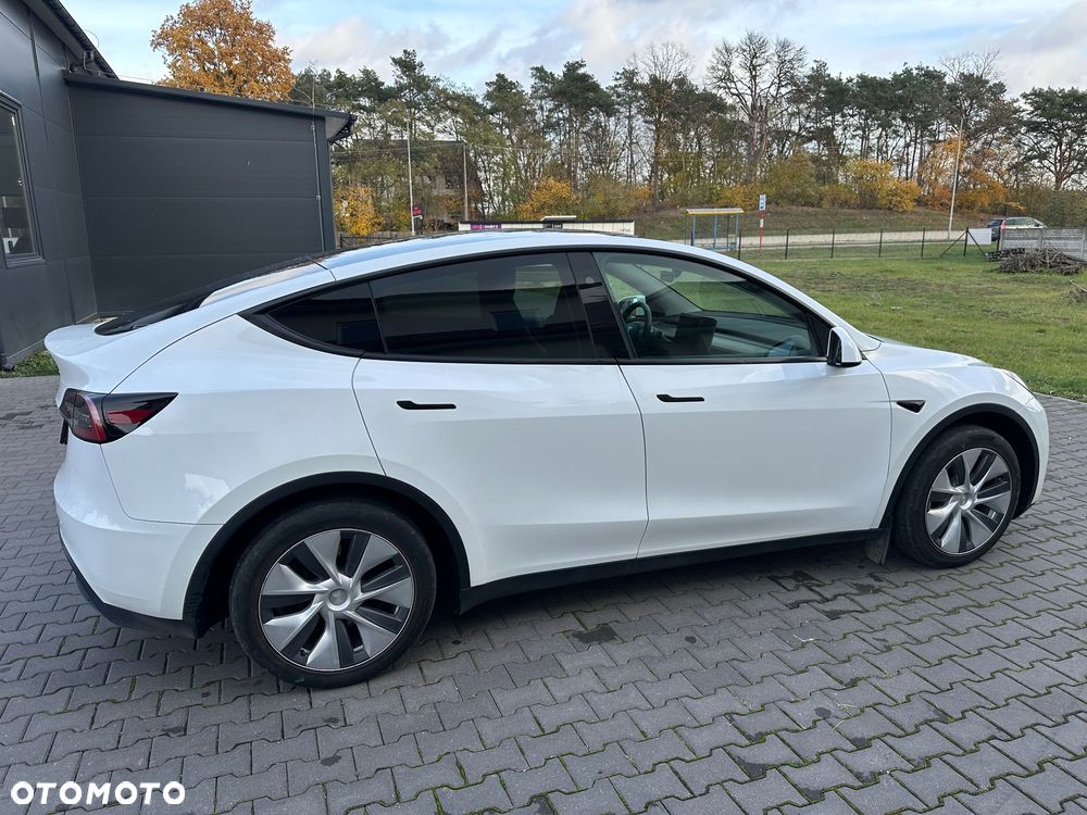 Tesla Y Model Standard - 9