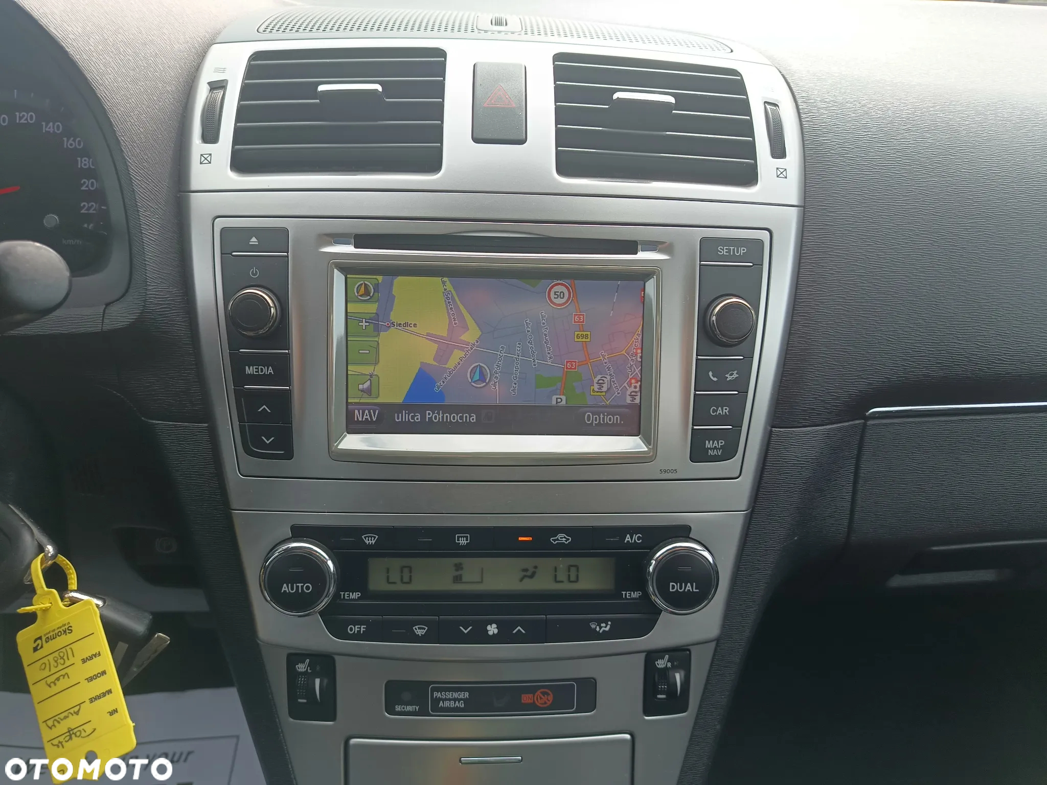 Toyota Avensis 1.8 Luna - 10