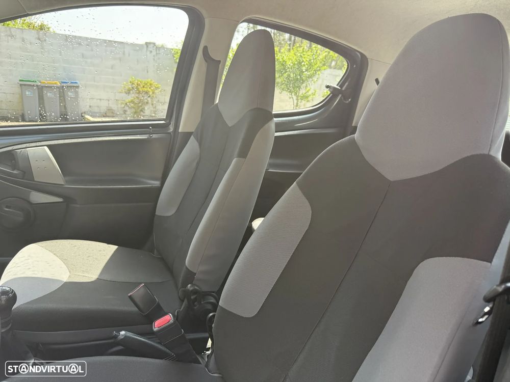 Peugeot 107 1.0 Trendy - 10