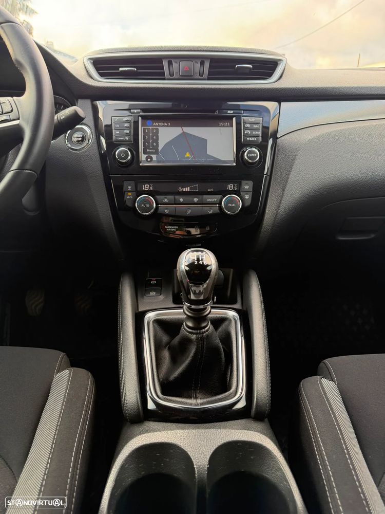 Nissan Qashqai 1.5 dCi N-Connecta - 29