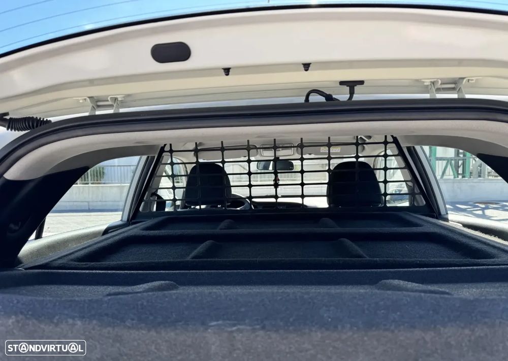 Hyundai i20 / 1.1 CRDi Access Plus - 26