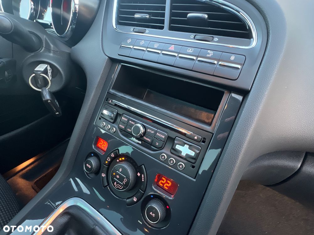 Peugeot 5008 HDI 150 Business-Line - 25