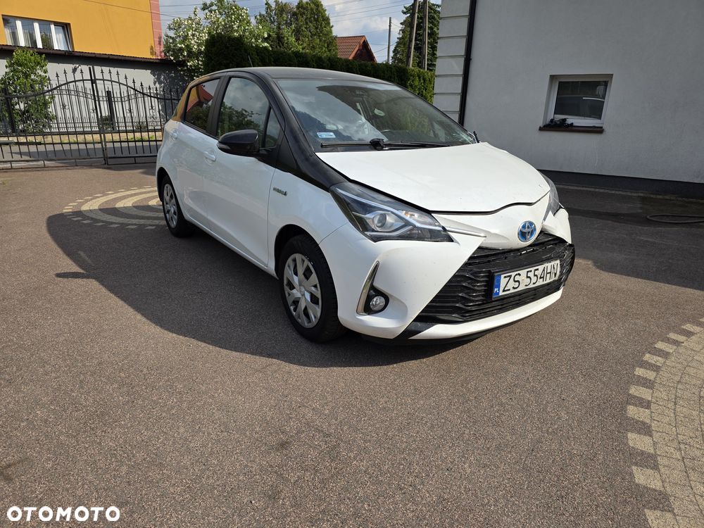 Toyota Yaris Hybrid 100 Premium - 1