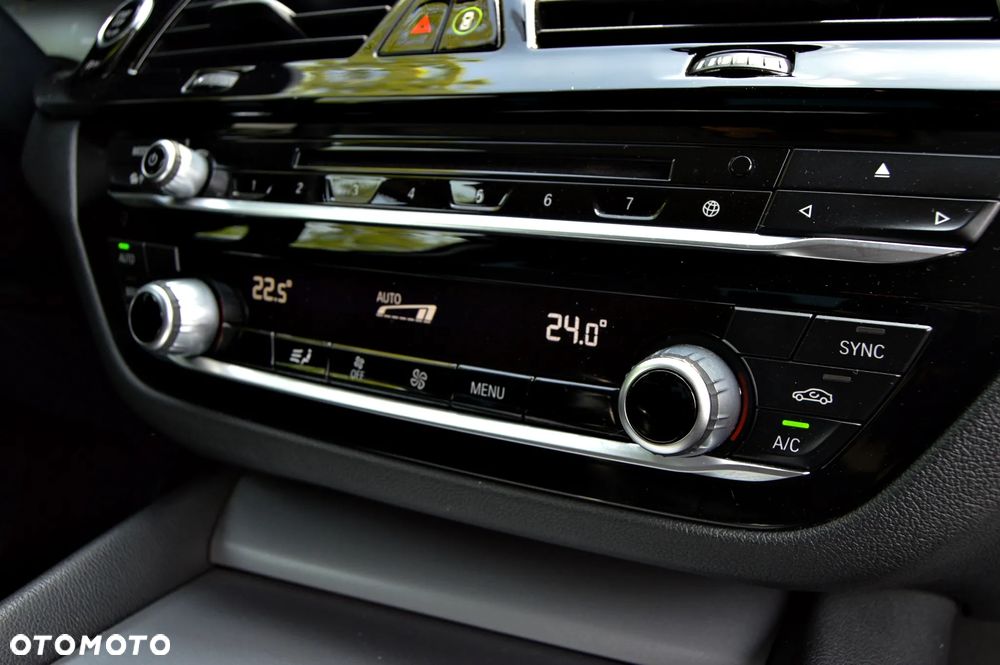 BMW Seria 5 518d - 18