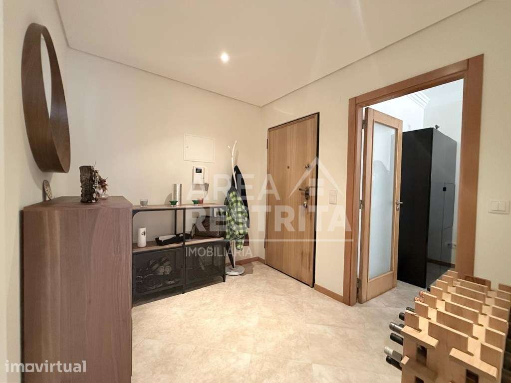 Apartamento T3 Amplo e Luminoso com Varandas, Elevador e Parqueamen... - Grande imagem: 3/32