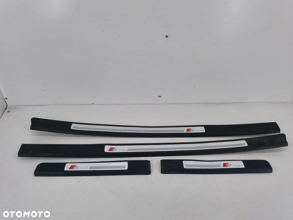 LISTWY PROGOWE KOMPLET AUDI A3 ( 8P1 ) 8P4853558H  8P4853492H 2.0 TFSI - 1