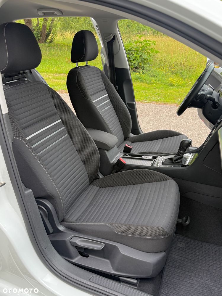 Volkswagen Golf - 22