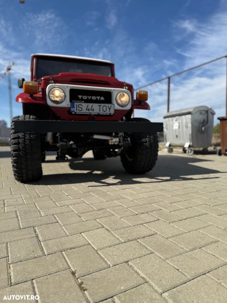 Toyota Land Cruiser - 3
