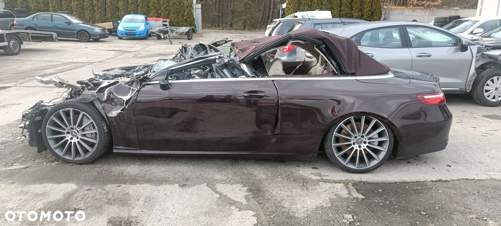 Mercedes-Benz Klasa E 400 4Matic 9G-TRONIC Avantgarde - 4