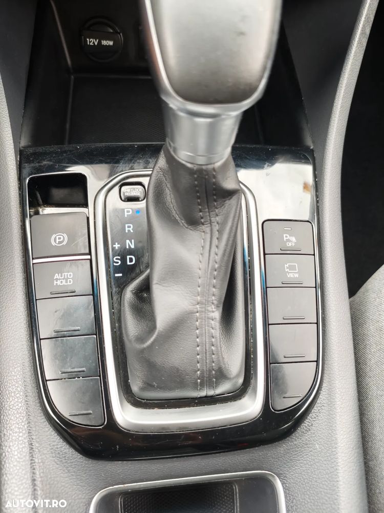 Hyundai IONIQ - 27