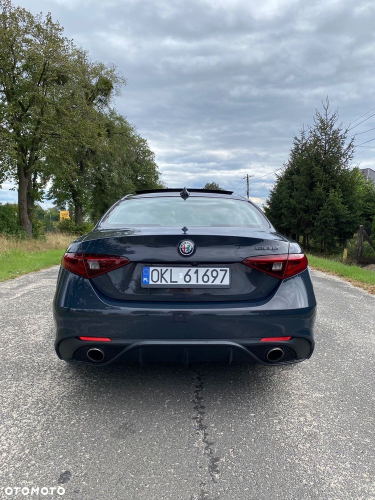 Alfa Romeo Giulia 2.0 Turbo 16V AT8 Veloce Ti - 4