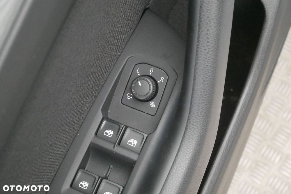 Volkswagen Passat 2.0 TSI Business DSG - 28