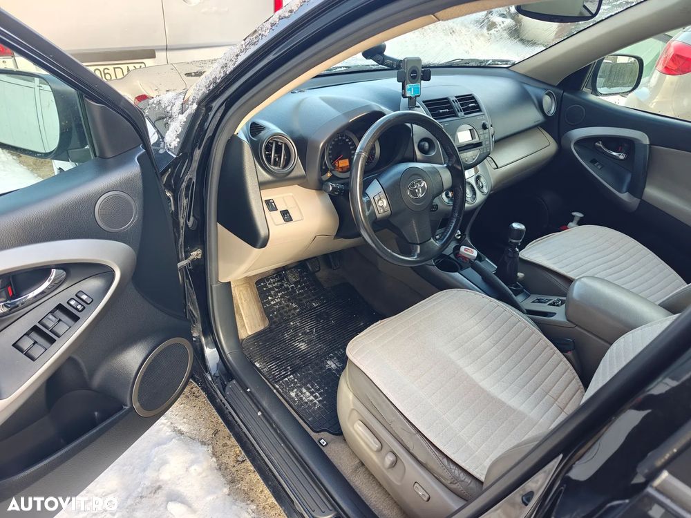 Toyota RAV4 2.2 D-CAT AWD Luxury - 5