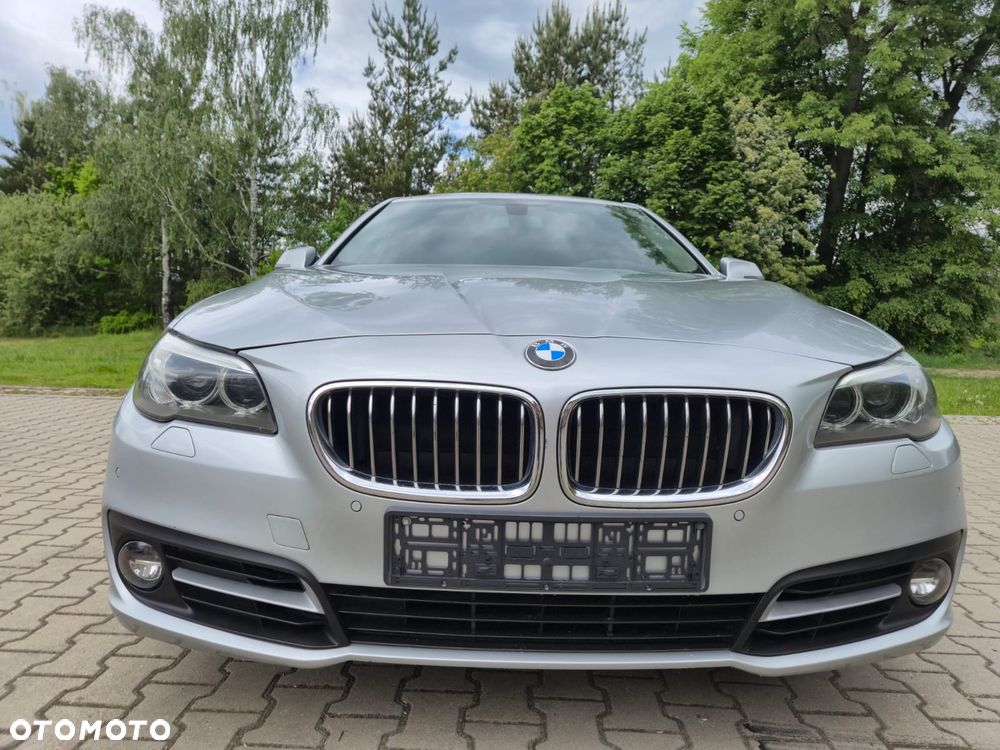 BMW Seria 5 525d xDrive Sport-Aut - 2