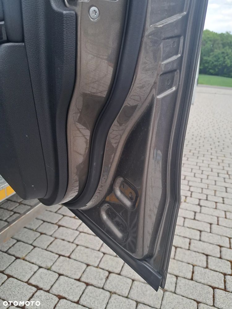Mercedes-Benz Klasa E 220 CDI BlueEff Avantgarde - 13
