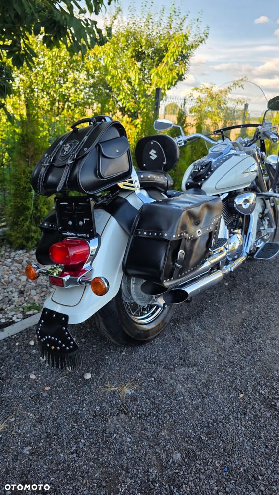 Suzuki Intruder - 17