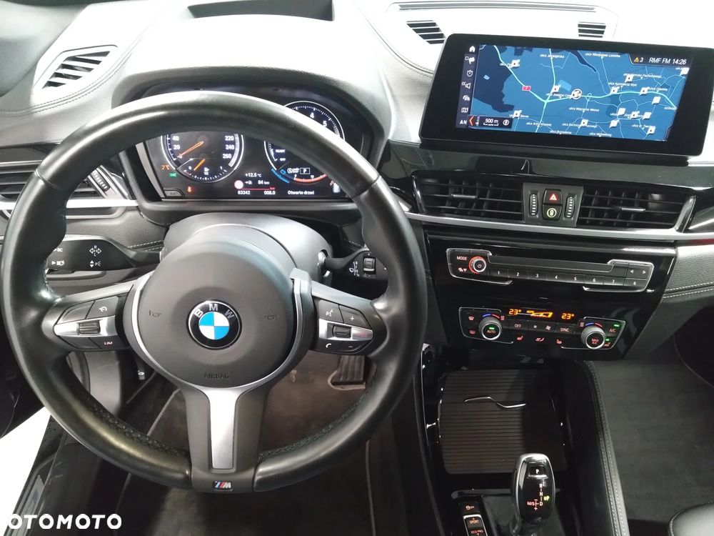 BMW X1 xDrive20i Sport Line - 11