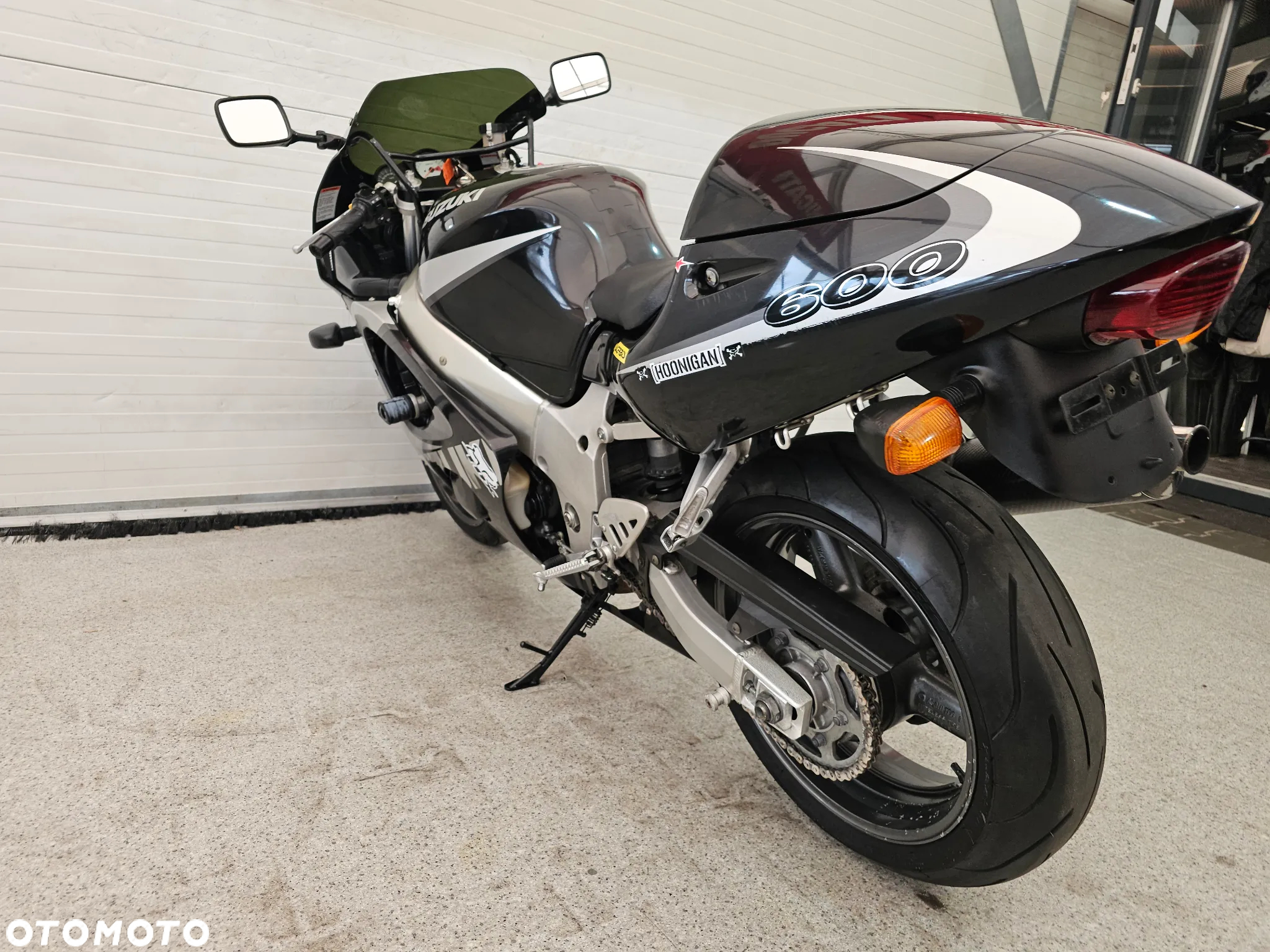 Suzuki GSX - 18