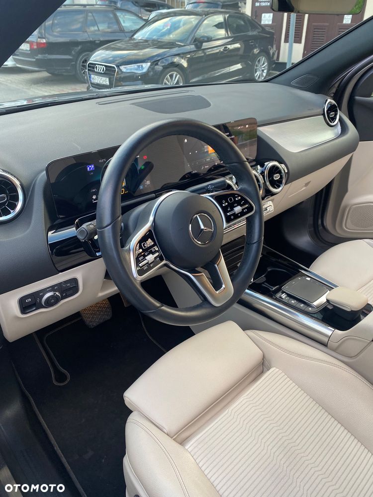 Mercedes-Benz GLA 200 - 7