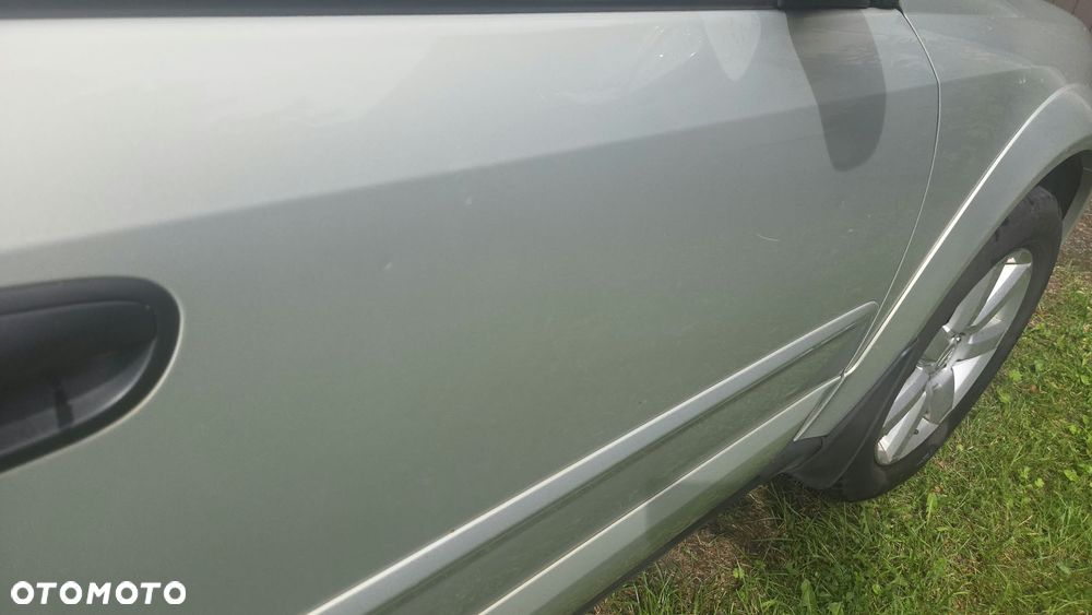 Subaru Outback 2.5i AT - 13