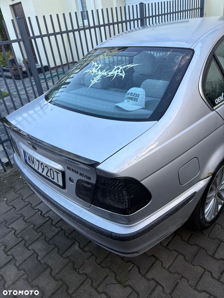 BMW Seria 3 323i - 14