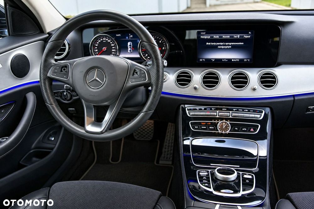 Mercedes-Benz Klasa E 200 d 9G-TRONIC - 16