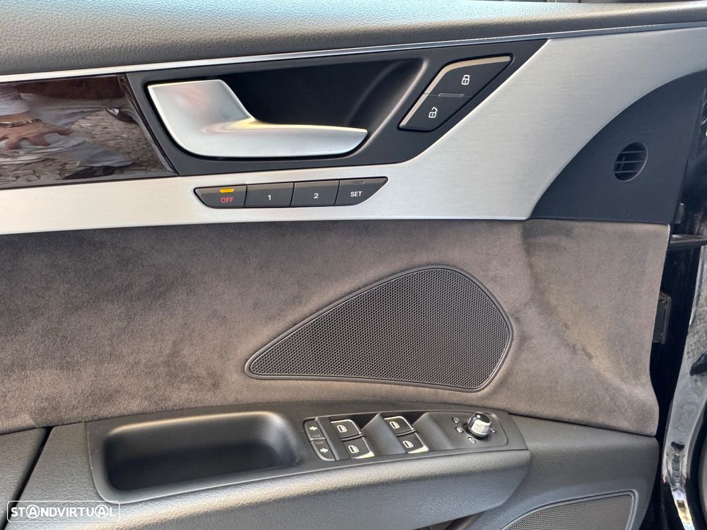 Audi A8 4.2 TDi V8 quattro - 2