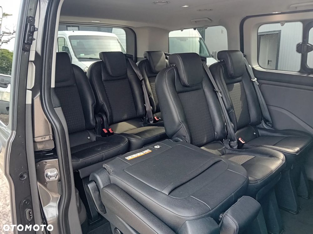 Ford Tourneo Custom - 15