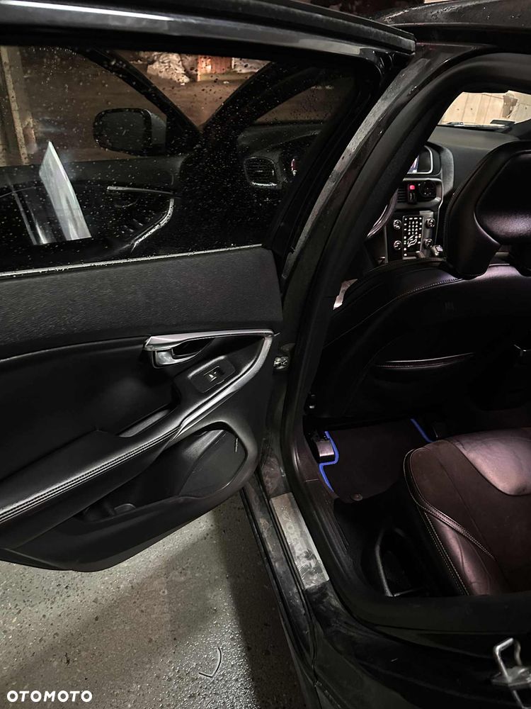 Volvo V40 D4 Drive-E R-Design Momentum - 15