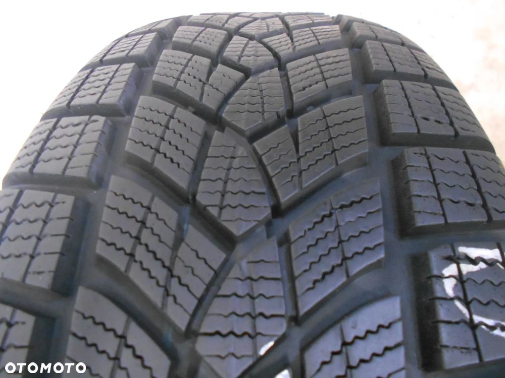 OPONA POJEDYNKA  215/60R17 GOODYEAR ULTRAGRIP PERFORMANCE SUV DOT 0919 8MM - 2