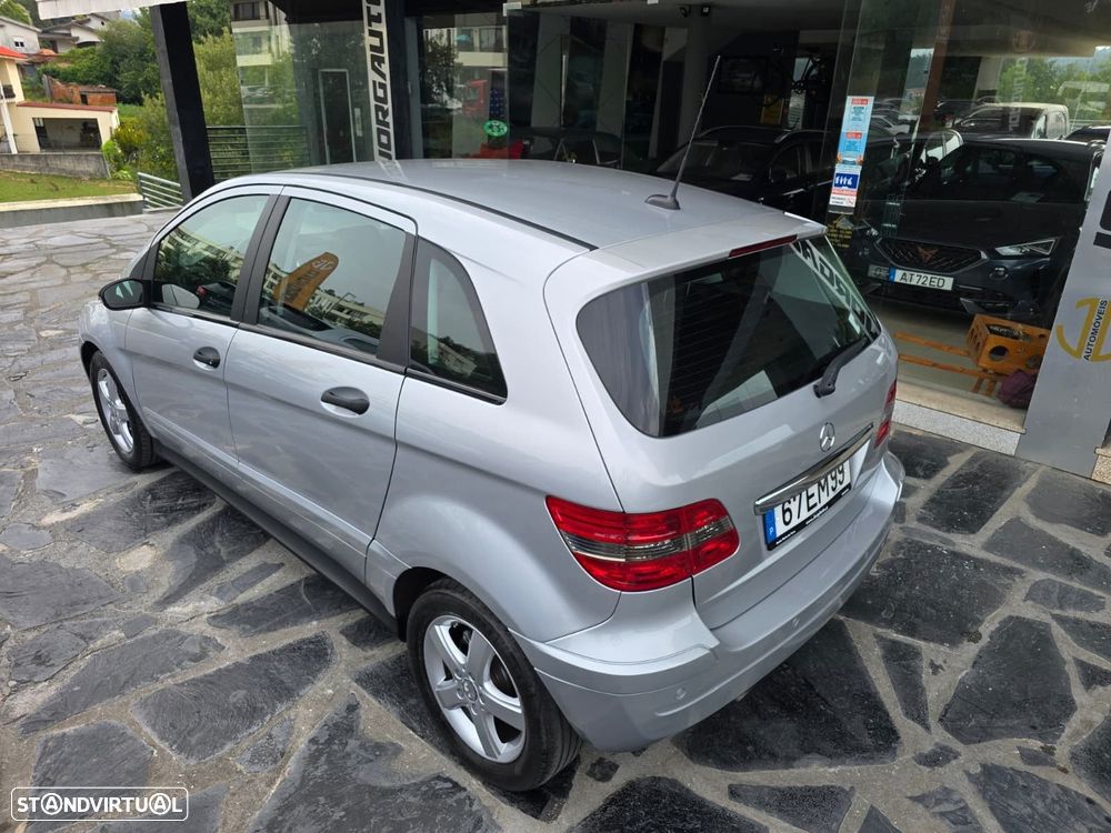 Mercedes-Benz B 180 - 6