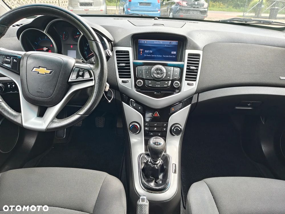 Chevrolet Cruze - 12