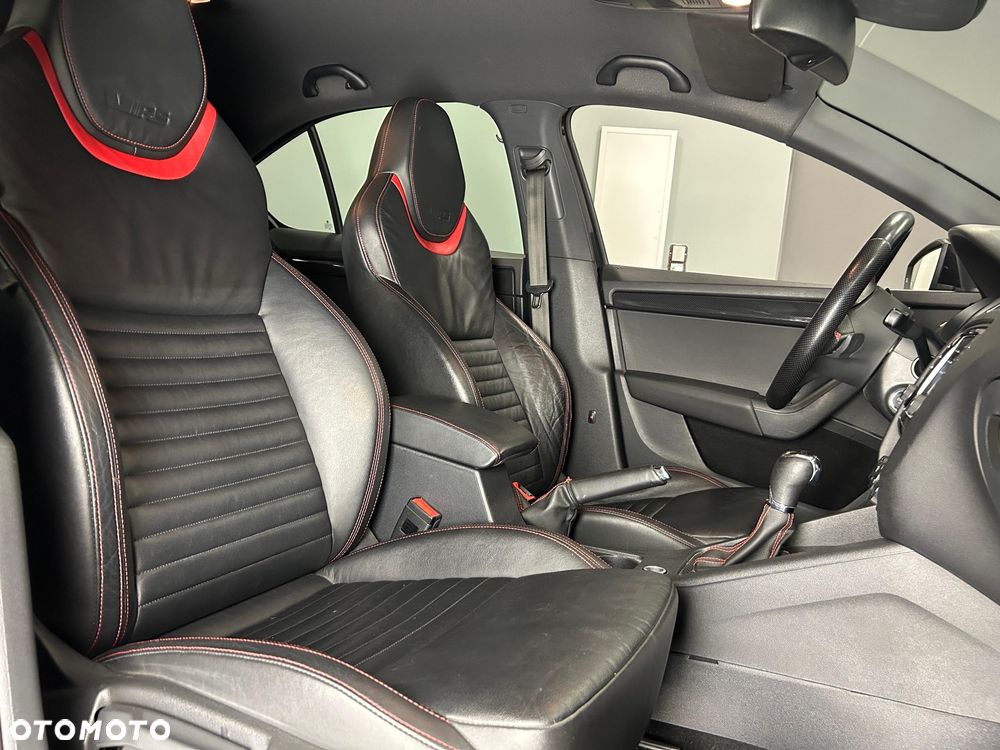 Skoda Octavia 2.0 TDI RS DSG - 20
