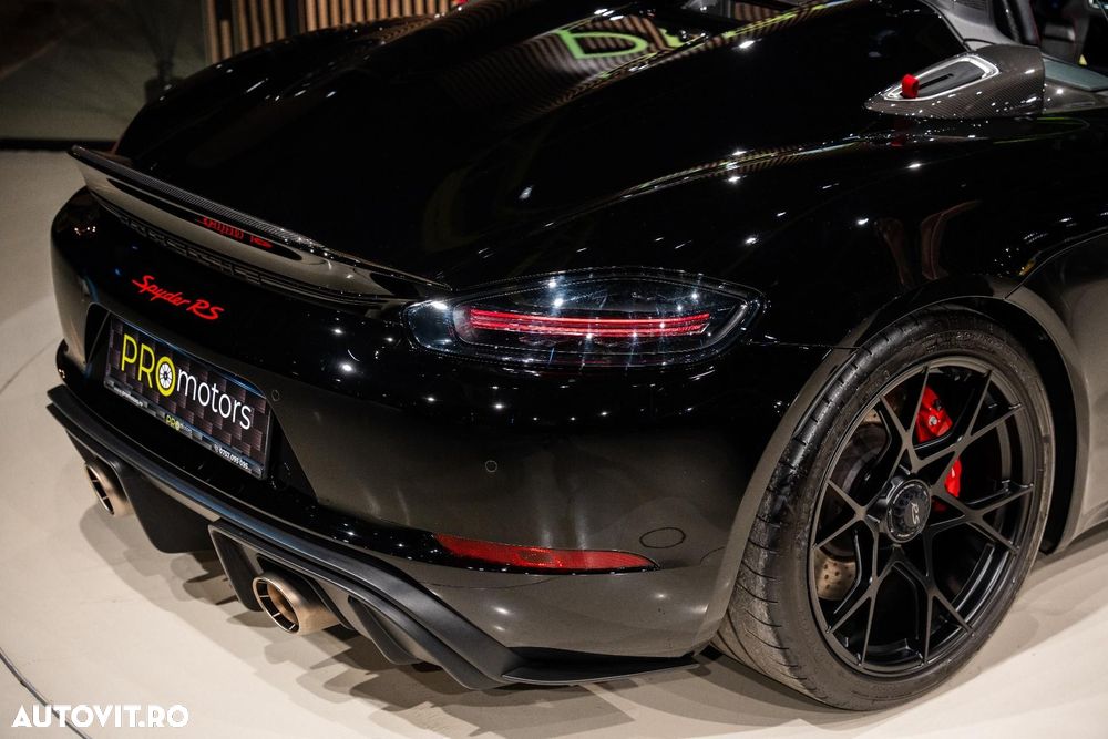 Porsche Boxster 718 Spyder RS - 12