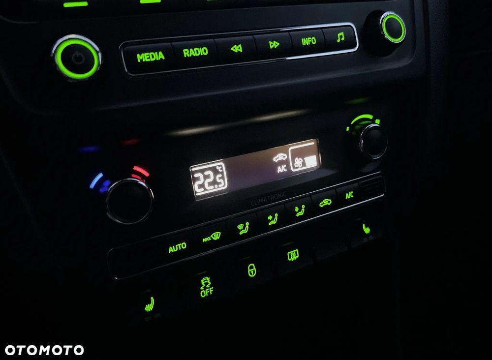 Skoda RAPID Spb 1.6 TDI DPF Style Plus - 22