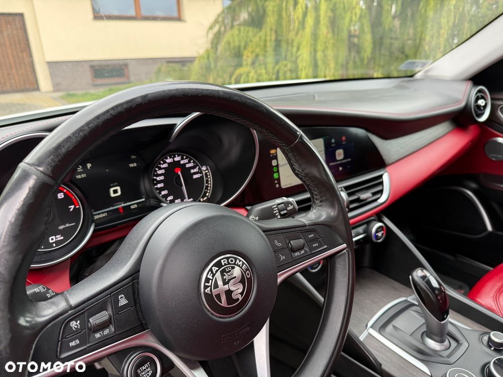 Alfa Romeo Giulia 2.0 Turbo Veloce Q4 - 24