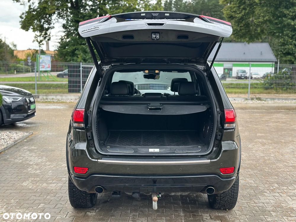 Jeep Grand Cherokee - 16